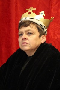 Sara Beer as Richard III..