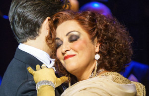 SUNSET-BOULEVARD.-Danny-Mac-Joe-Gillis-and-Ria-Jones-Norma-Desmond